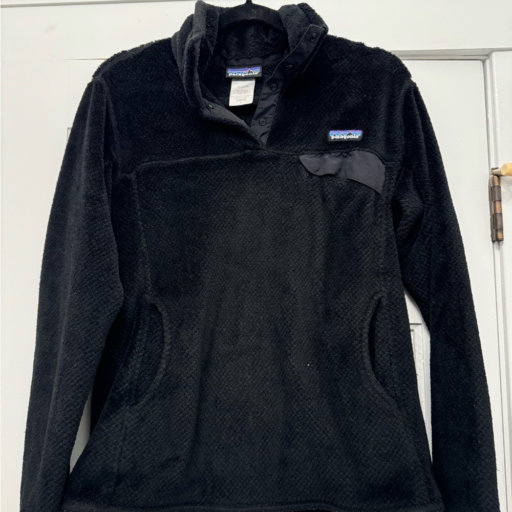 Patagonia’s Women’s Black Pullover